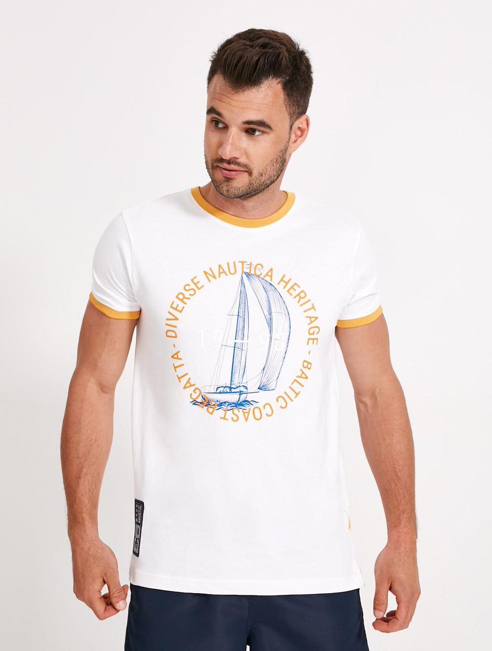 Чоловіча футболка із зображенням яхти біла - Зображення 2