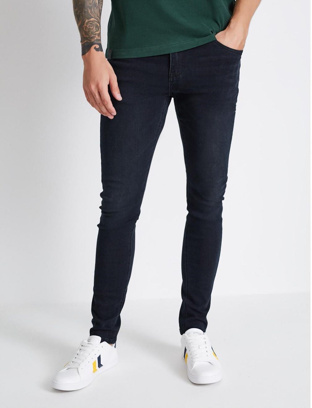 Мужские джинсы slim fit классические приталенные черные — изображение 3