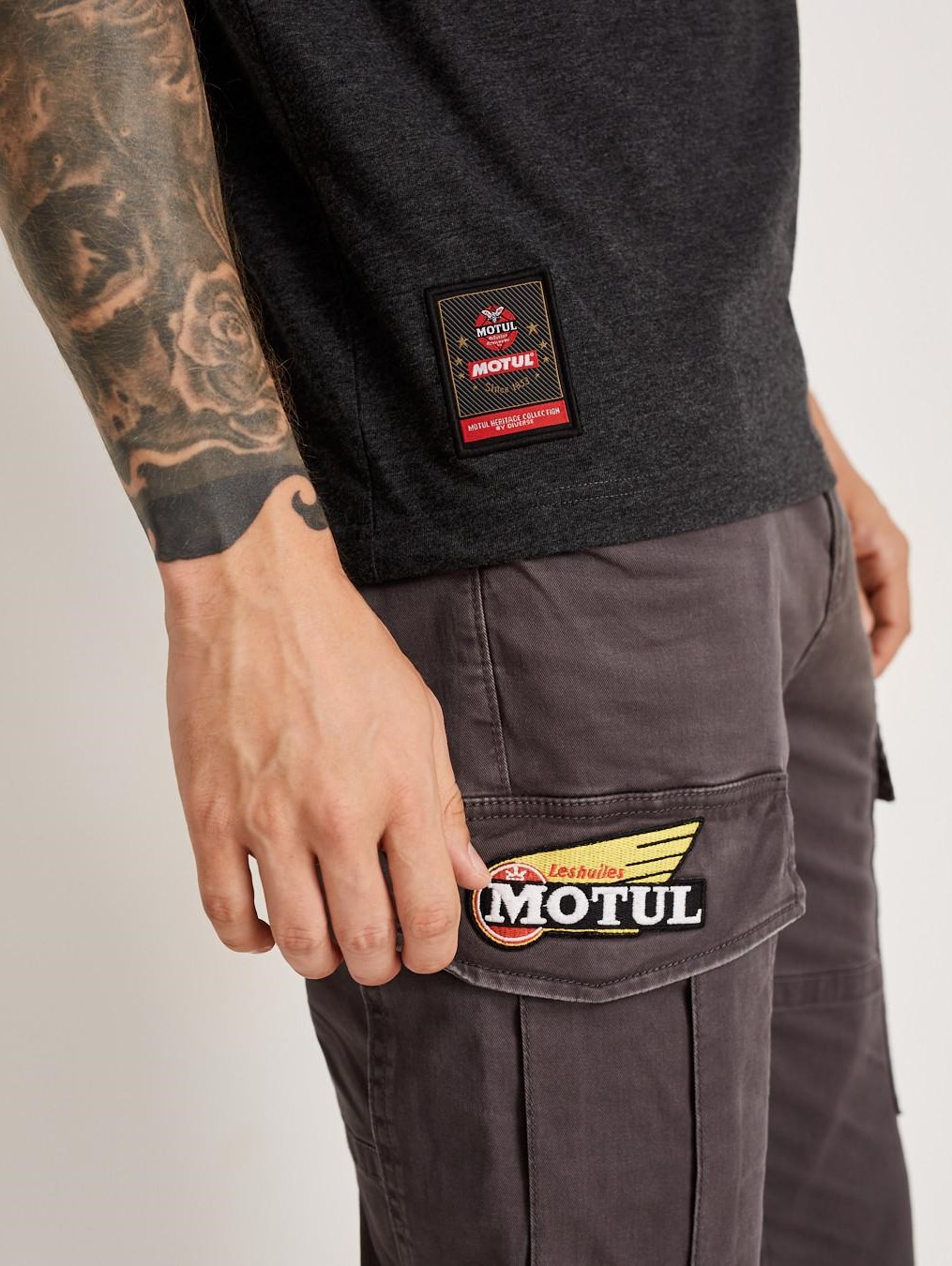 Мужская футболка VINTAGE MOTUL с принтом графитового меланжа — изображение 4
