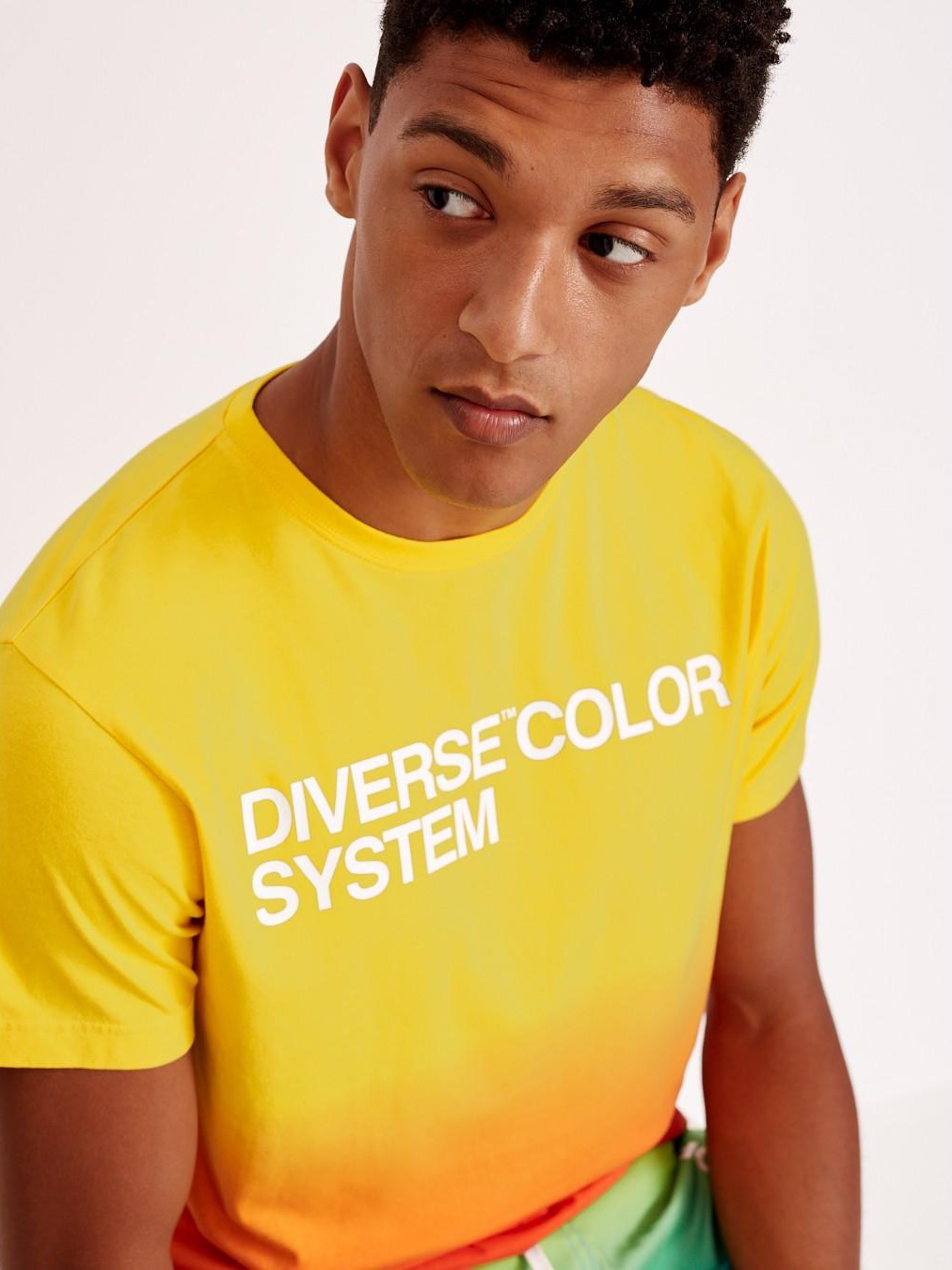Мужская футболка Colors System с эффектом градиента желтая — изображение 3