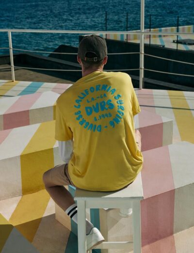 Чоловіча футболка з великим принтом California Surfing на спині жовта