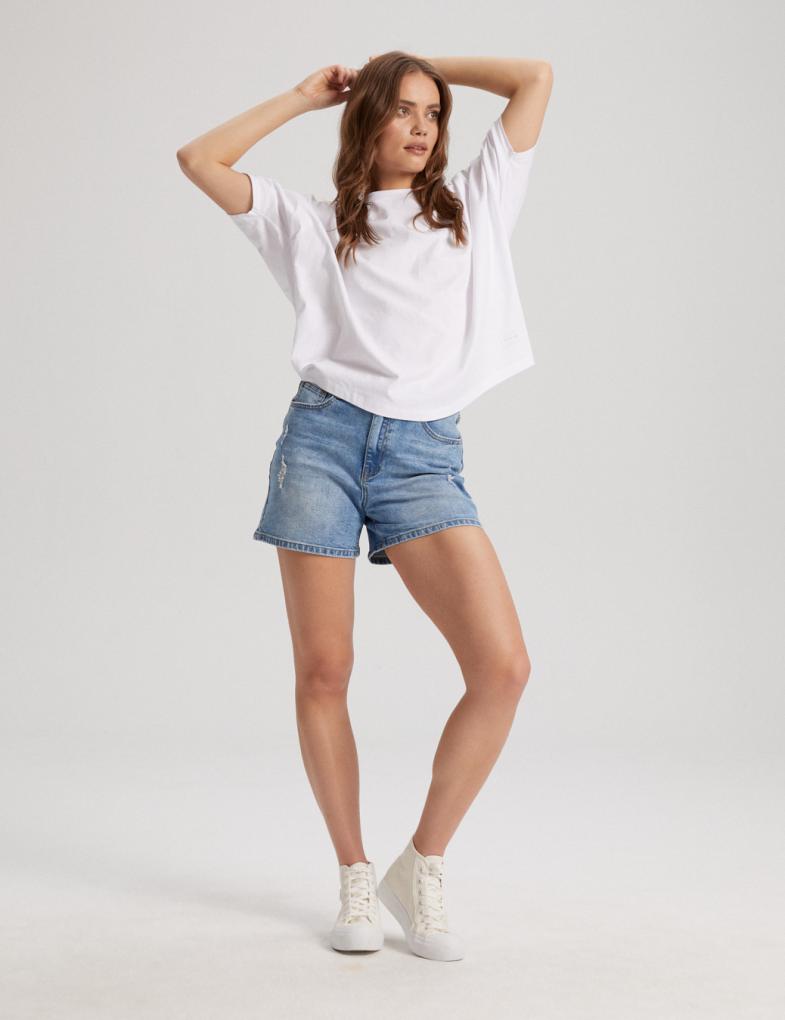 Женская футболка oversize с декоративной строчкой белая — изображение 2