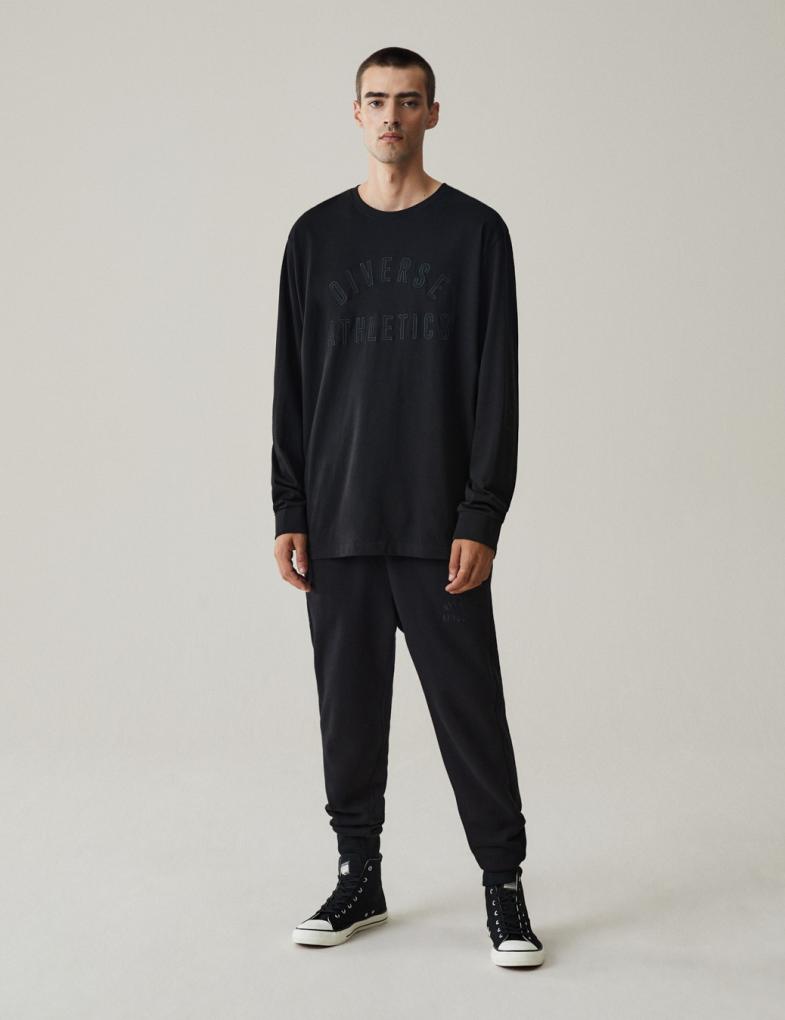 Чоловічий лонгслів oversize з великим нашитим написом Diverse Athletics чорний - Зображення 5