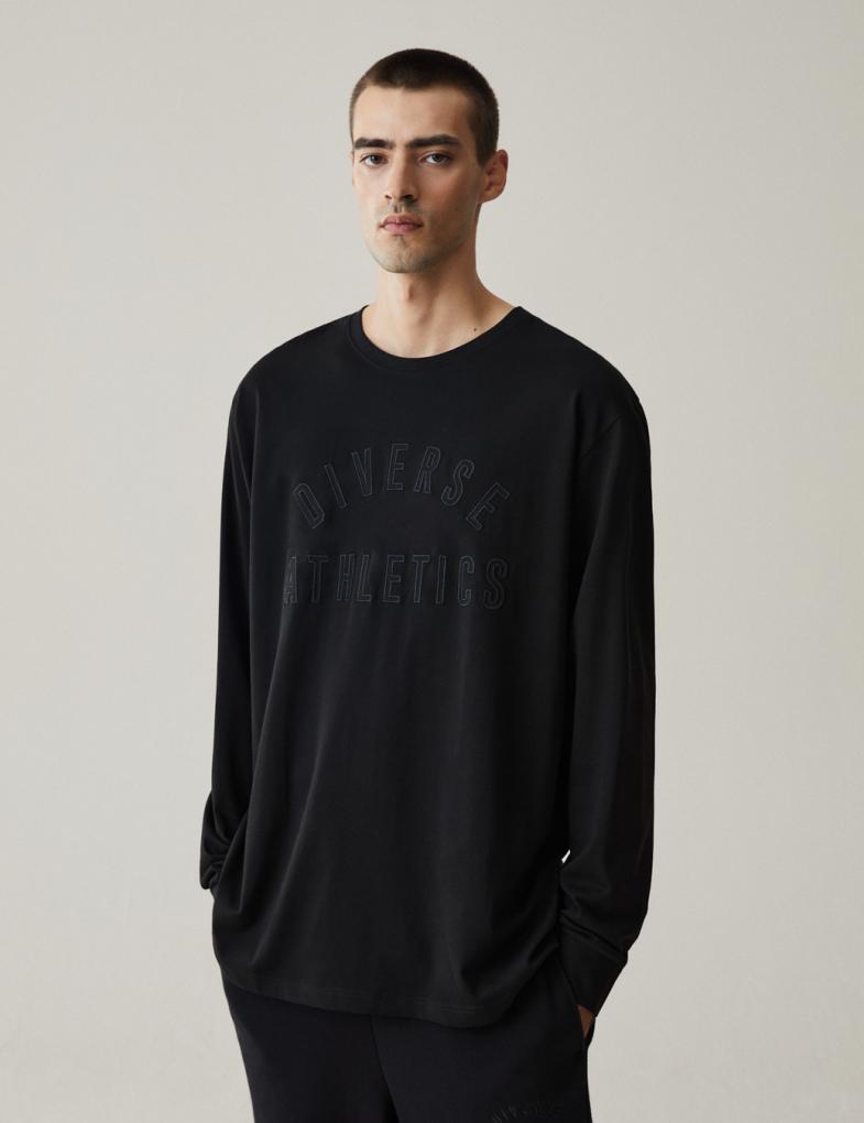 Чоловічий лонгслів oversize з великим нашитим написом Diverse Athletics чорний