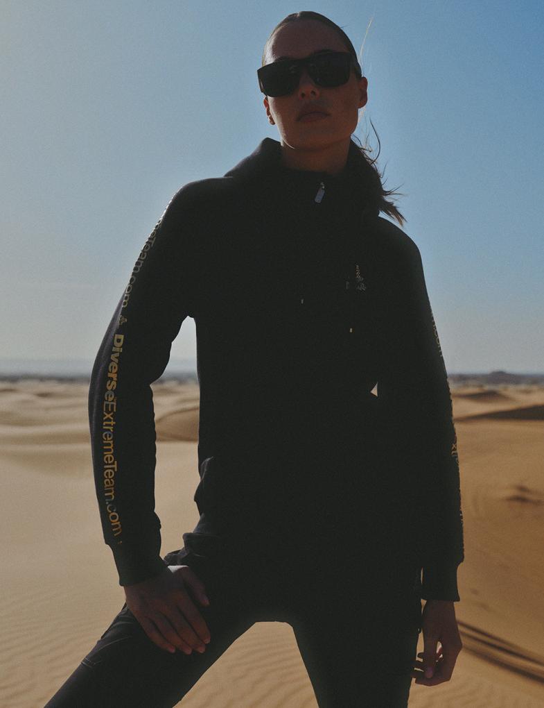 Жіноча толстовка DAKAR VIP тепла на блискавці із золотими деталями чорна