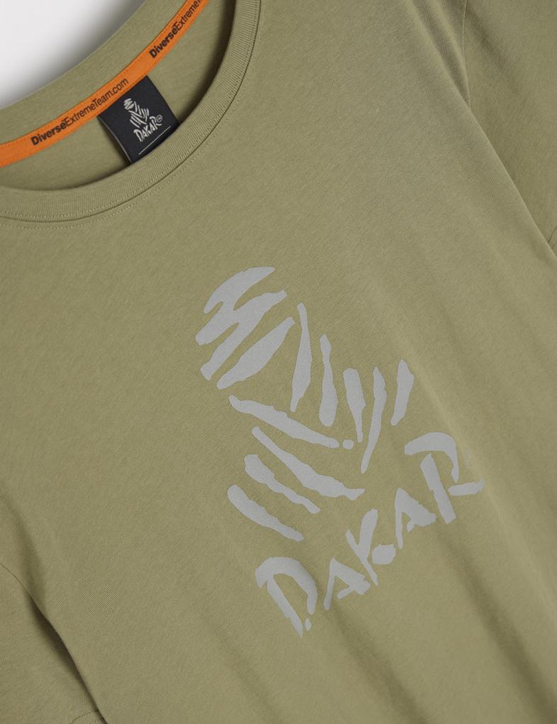 Чоловіча футболка Dakar DES LOGO світла хакі - Зображення 4