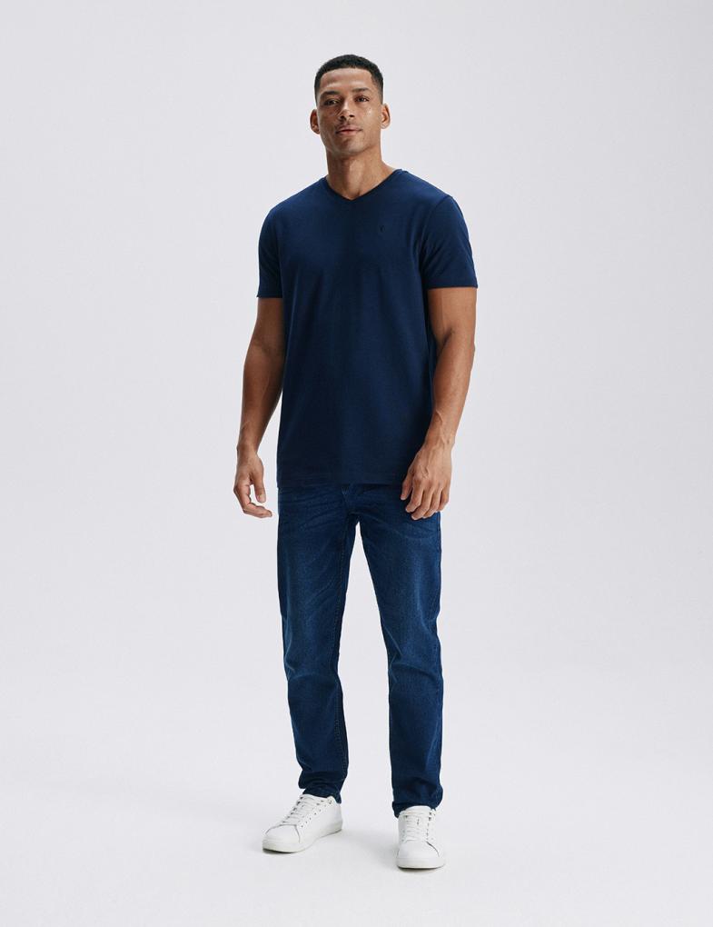 Чоловіча приталена футболка V NECK 251 синя - Зображення 4