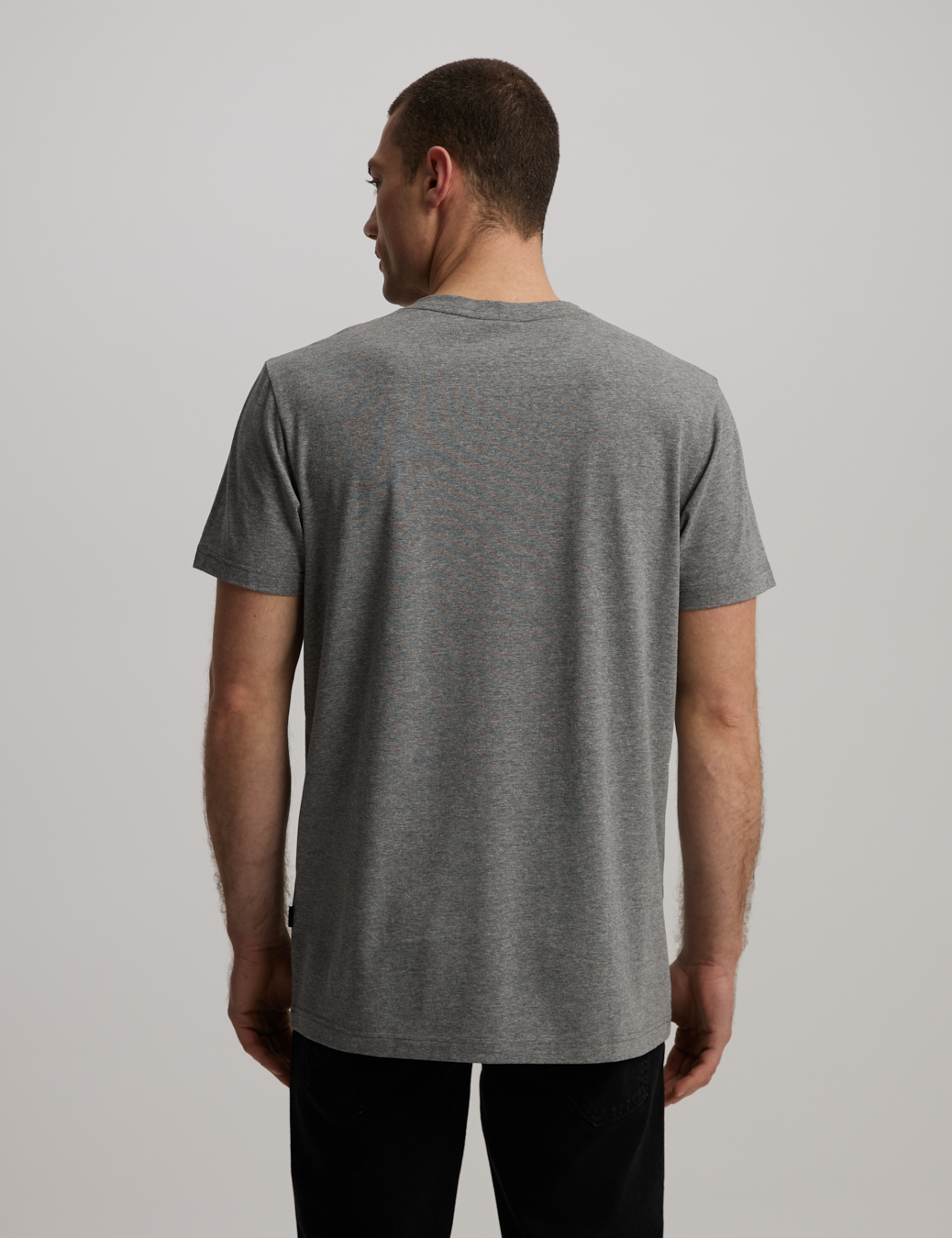 Футболка чоловіча V NECK 252 з V-подібним вирізом графітовий меланж - Зображення 4