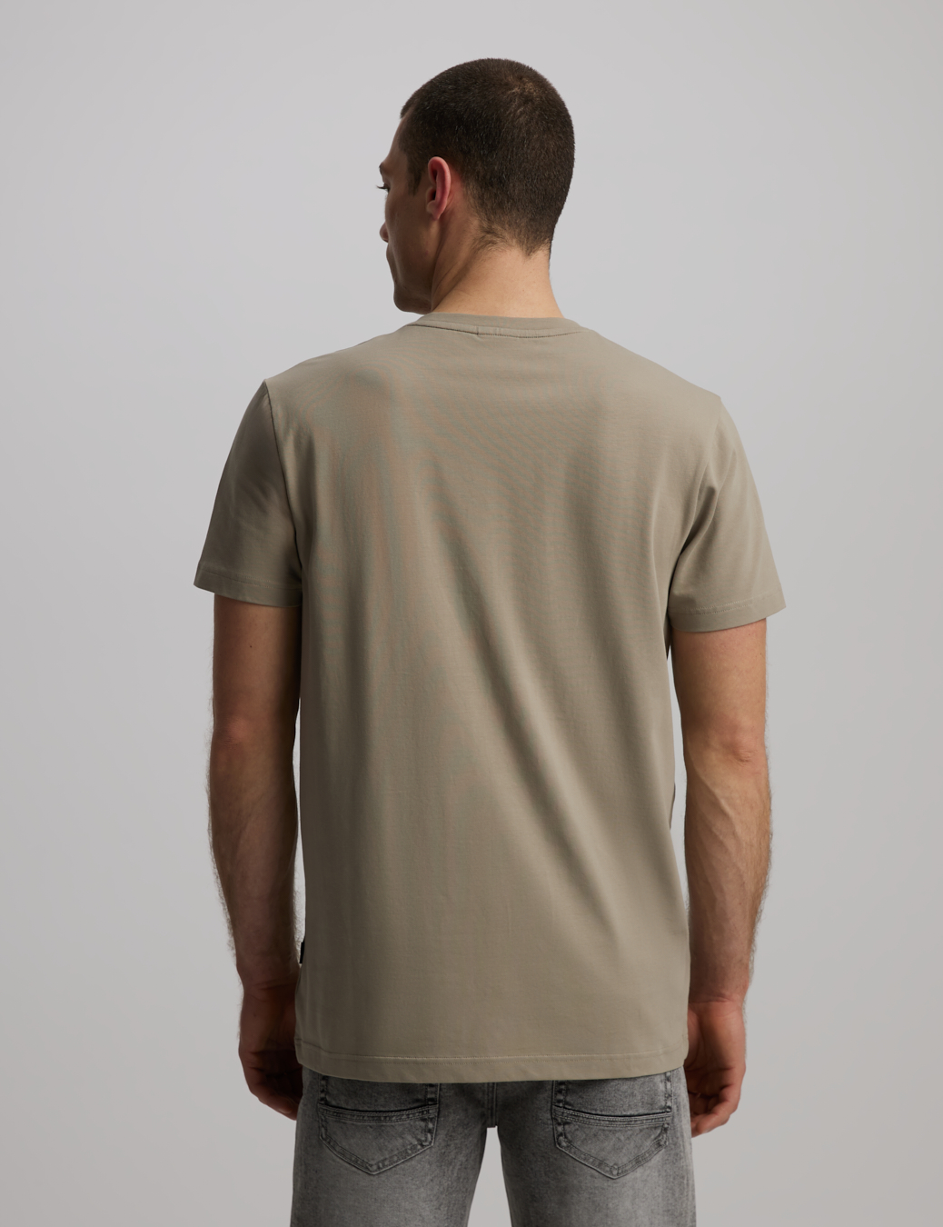 Футболка чоловіча V NECK 252 з V-подібним вирізом хакі - Зображення 6