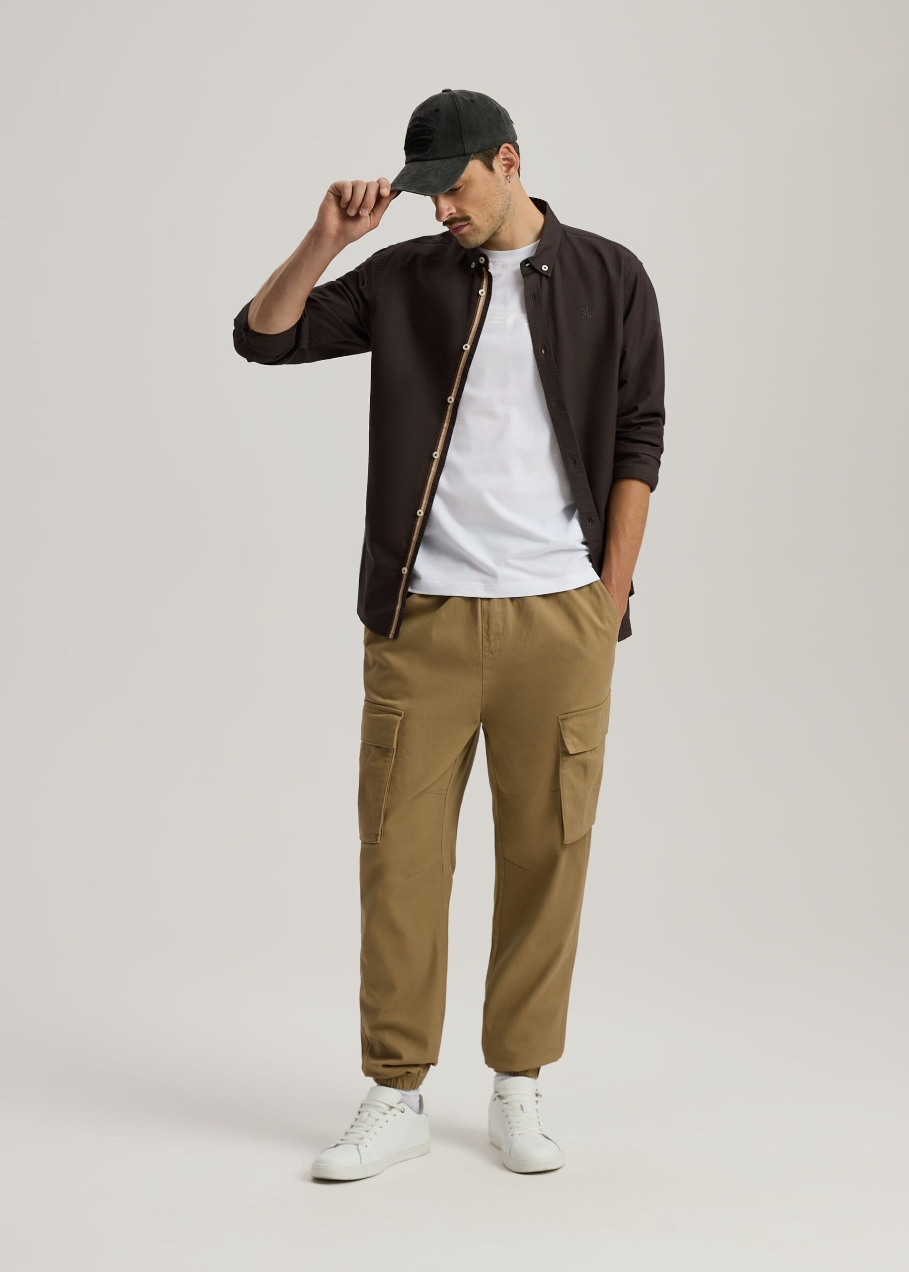 Брюки чоловічі VARBERG jogger fit бежеві - Зображення 4